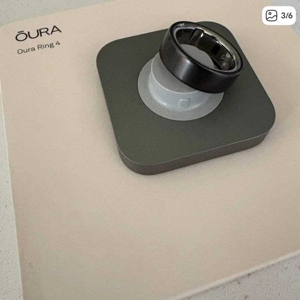 Oura Ring 4 Smart Fitness Ring - Stealth Black